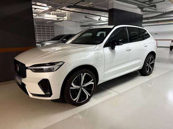 VOLVO XC60 2.0 T8 RECHARGE ULTIMATE DARK AWD GEARTRONIC